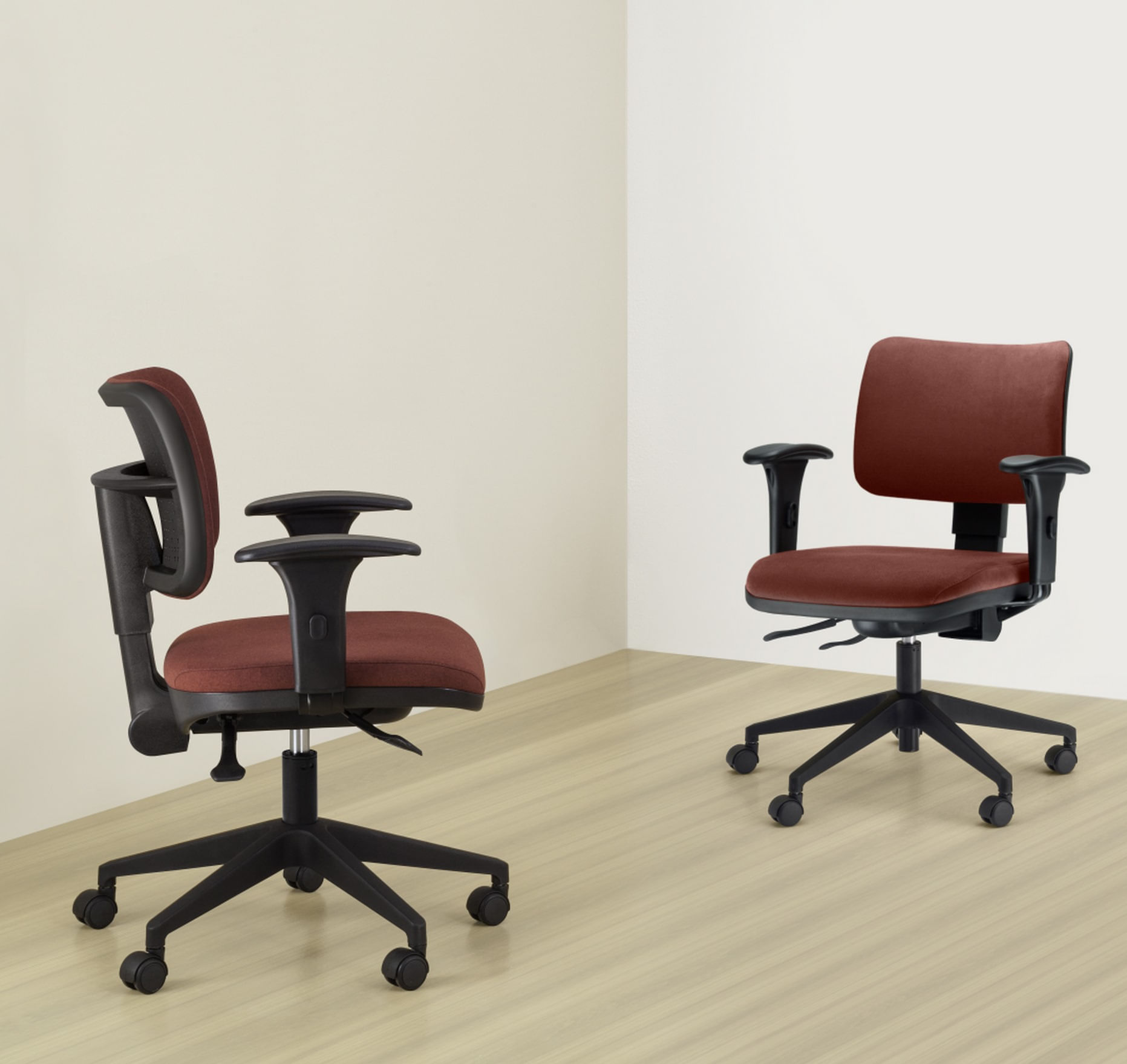 Cadeira-Zip-Tela-Com-Bracos-Assento-Crepe-Cinza-Claro-Base-Rodizio-Metalico-Preto---54453