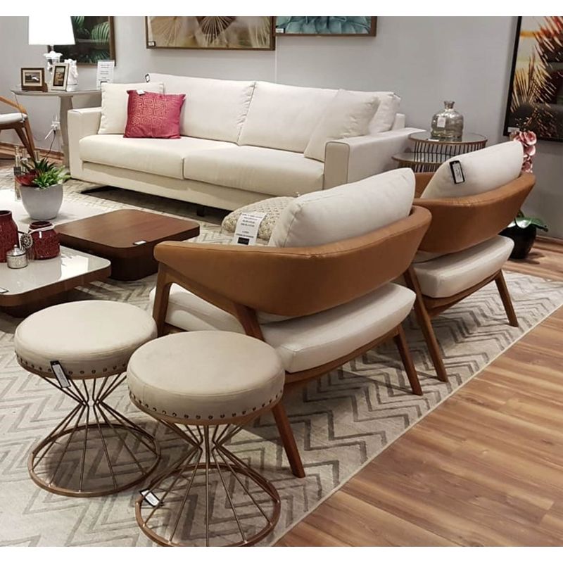 PoltronaDubiaEstofadaemLinhoCrueCourinoCarameloBaseMadeiraCorAmendoa55241