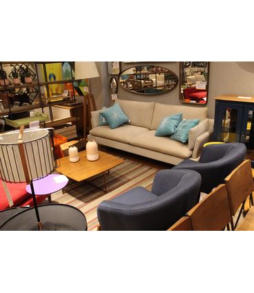 Sofa Living com 2 Lugares Assento Linho Fendi Base Madeira Palito Cor Mel - 50651