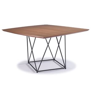 Mesa de Jantar Ivy com Tampo Quadrado em Madeira Pinhão Base Aço Preto 140cm - 56817