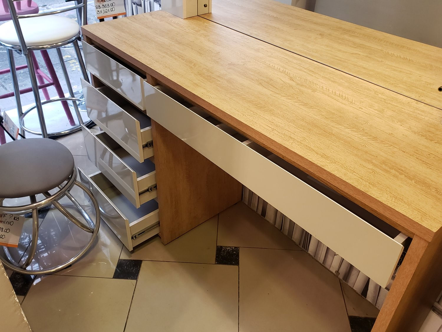 Penteadeira-Camarim-Bela-cor-Offwhite-com-Damasco---54672-