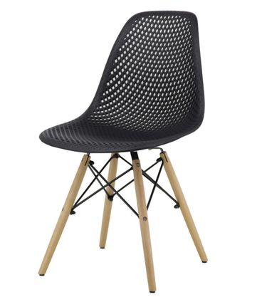 Cadeira Eames PP Furadinha Preta Base Madeira - 58599
