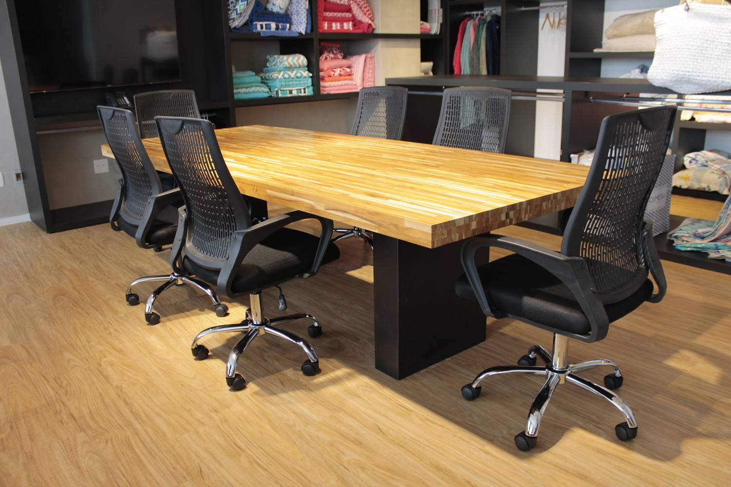 Cadeira-Singapura-Coworking-Ambientada-B