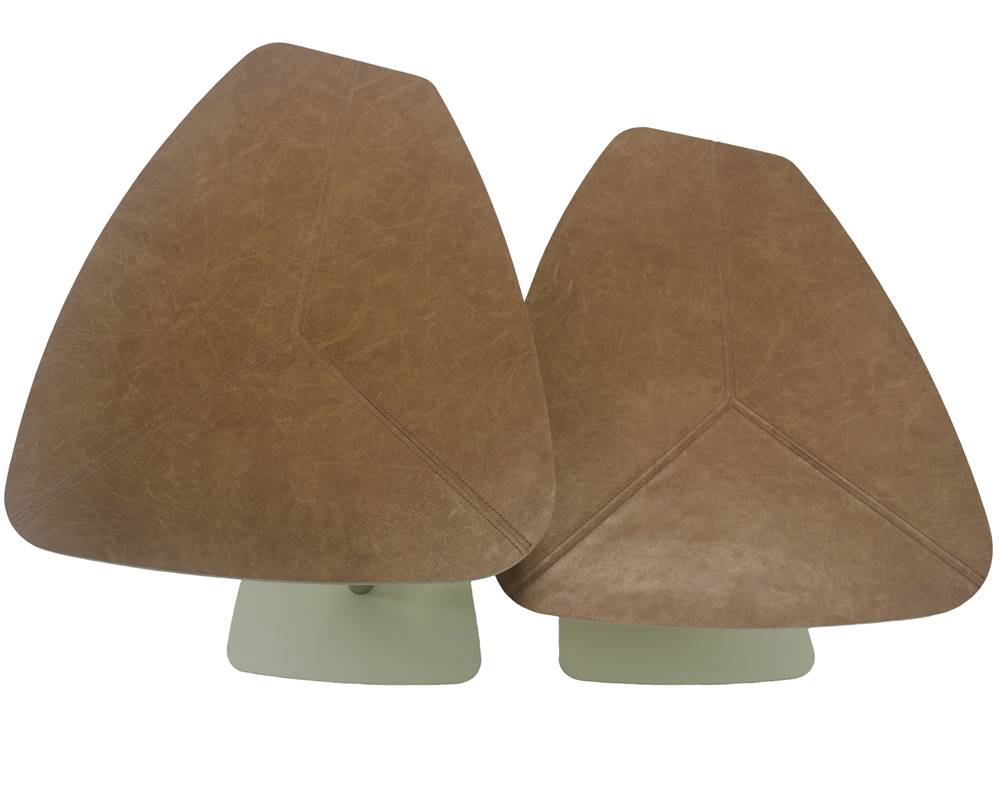 Conjunto-de-Mesa-Lateral-Klaus-Tampo-Recouro-Caramelo-e-Base-Dourada---67809