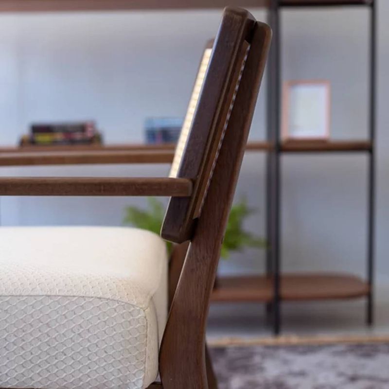 PoltronaJullyTelaNaturalAssentocorPapelDesenhadocomBaseCapuccino