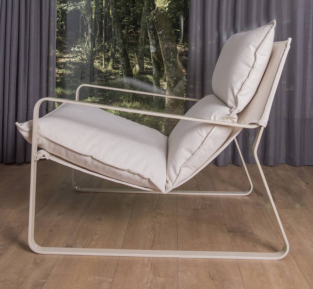 Poltrona-Moon-Estofada-Couro-Natural-Branco-Base-de-Metal-Branco---68351-
