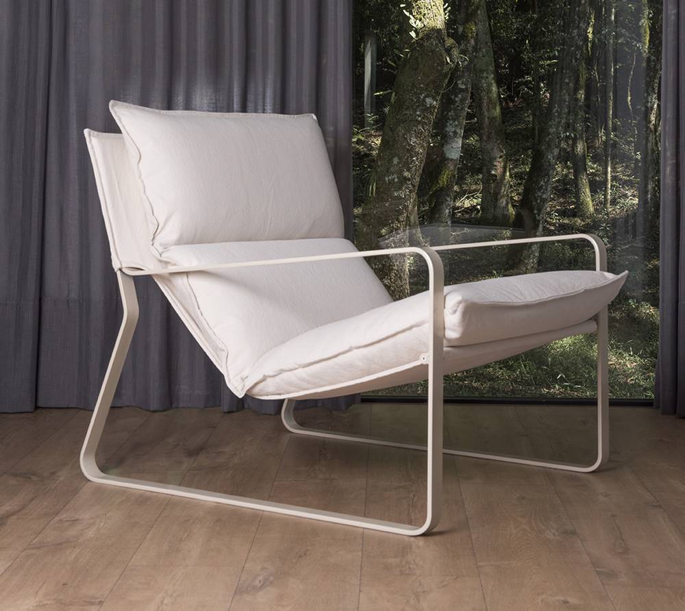 Poltrona-Moon-Estofada-Couro-Natural-Branco-Base-de-Metal-Branco---68351-