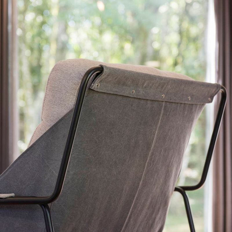 PoltronaAlgarveCruBasedeFerroPreta