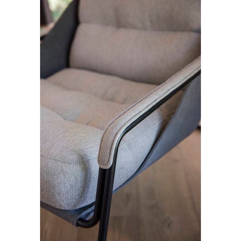 PoltronaAlgarveCruBasedeFerroPreta