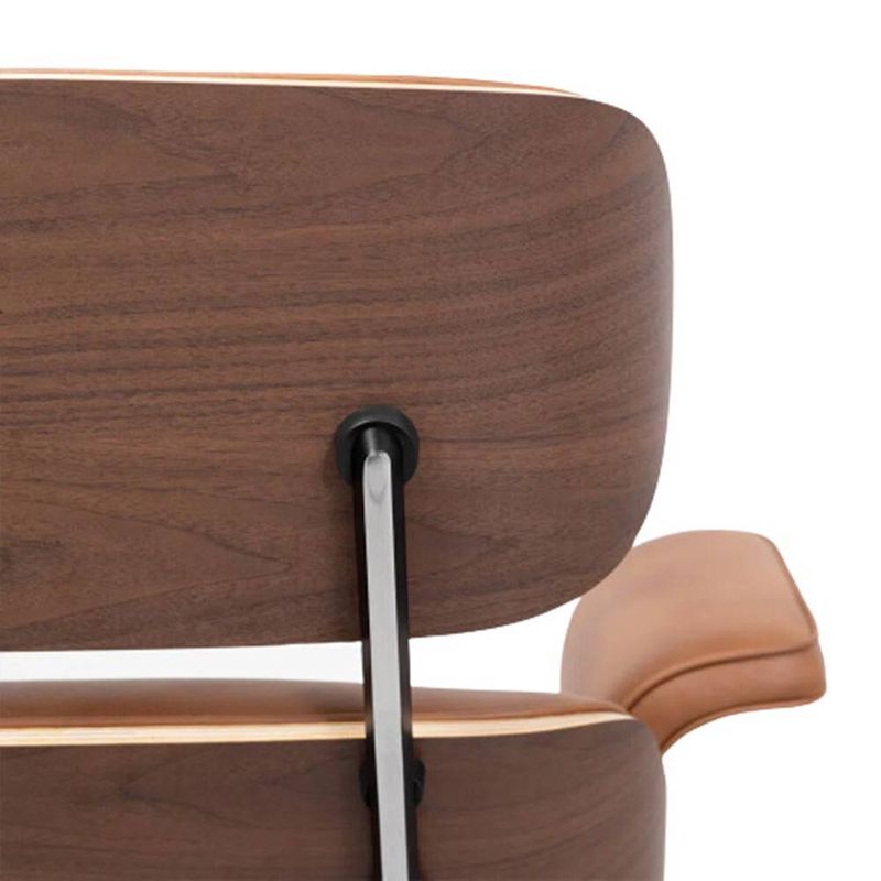 PoltronaComPuffCharlesEamesCouroCarameloBaseXPreta