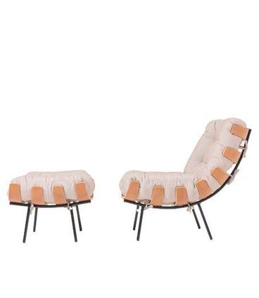 Poltrona + Puff Costela Bege com Base Preta Estrutura Madeira Natural - 69173