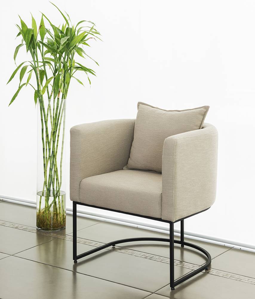 Poltrona-Round-Estofada-Lona-Cru-Base-Aco-Carbono-Preto---69209