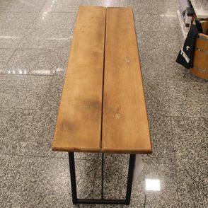Banco Helga Assento Mel Claro com Base em Ferro Preto 160 cm - 69327