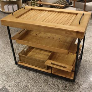 Carrinho Bar Bergen em Madeira e Fibra cor Mel com Base Metal Preta 95 cm - 69456