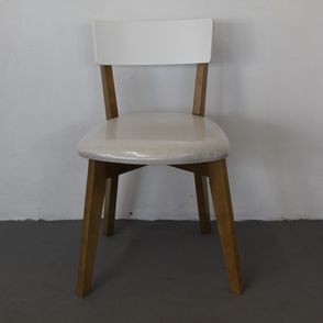 Cadeira Nasa Assento cor Cru Encosto Branco Estrutura Amêndoa - 68049