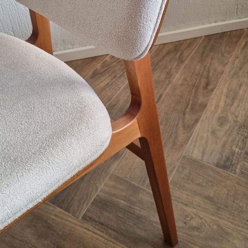 CadeiraMilaoAssentoMarfimcomBaseMadeiraCastanho72265