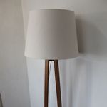 LuminariadeChaoCassvilleCupulaTecidoCrueBaseMadeiraMel175cm72262