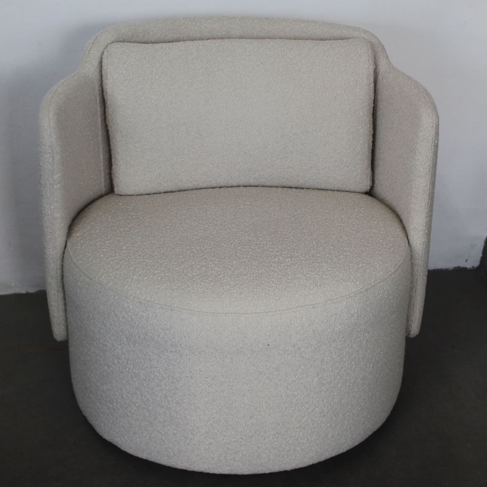 Poltrona-Florenca-Estofada-Tecido-cor-Cru-com-Base-Giratoria---72298