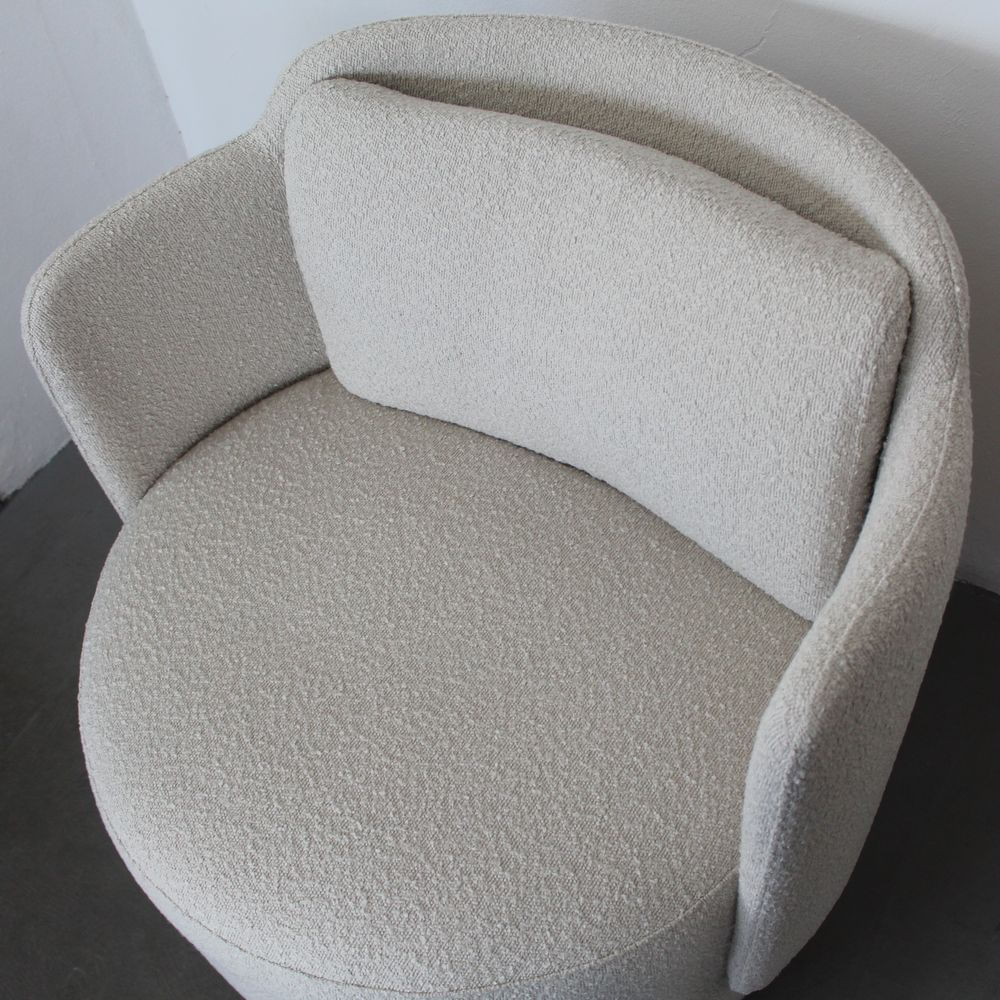 Poltrona-Florenca-Estofada-Tecido-cor-Cru-com-Base-Giratoria---72298