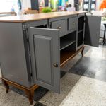 MesaIlhaFionaCinzaEscuro2Portas2Gavetas176cm59811