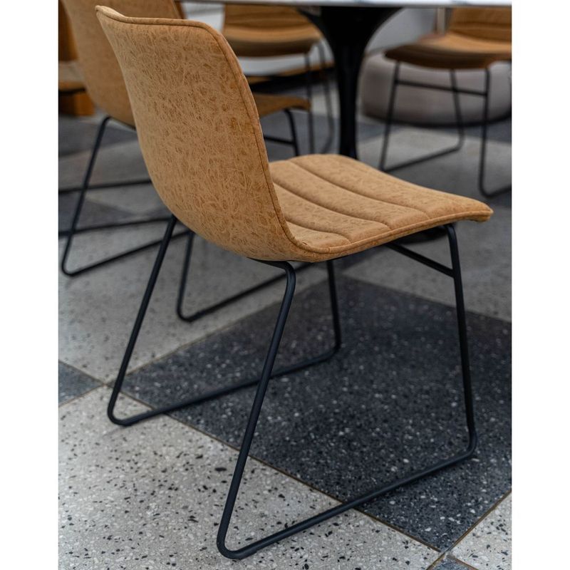 CadeiraBuddAssentoCourinoCaramelocomBaseAcoPreto47340