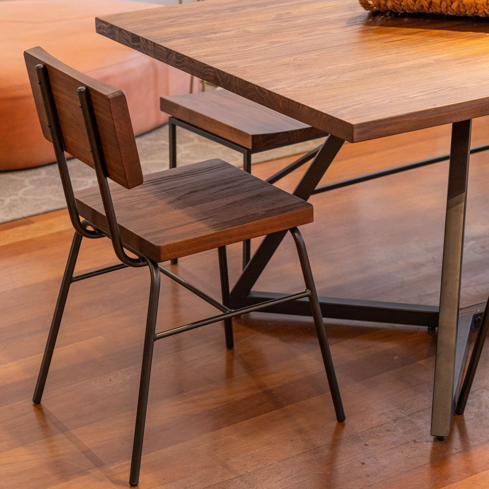 Cadeira-Lounge-em-Madeira-cor-Walnut-com-Base-em-Aco-Grafite---72081