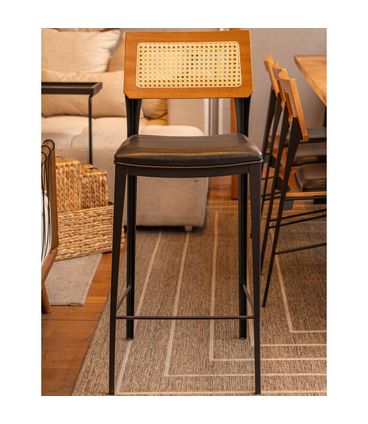 Banqueta Mittal Assento Courino Preto e Encosto em Palha Sextavada 97 cm - 67757