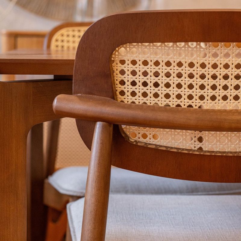 CadeiraCariocaAssentoCinzaeEncostoTelaSextavadacomBaseMadeiraCastanho71997