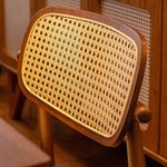 CadeiraCariocaAssentoCinzaeEncostoTelaSextavadacomBaseMadeiraCastanho71997