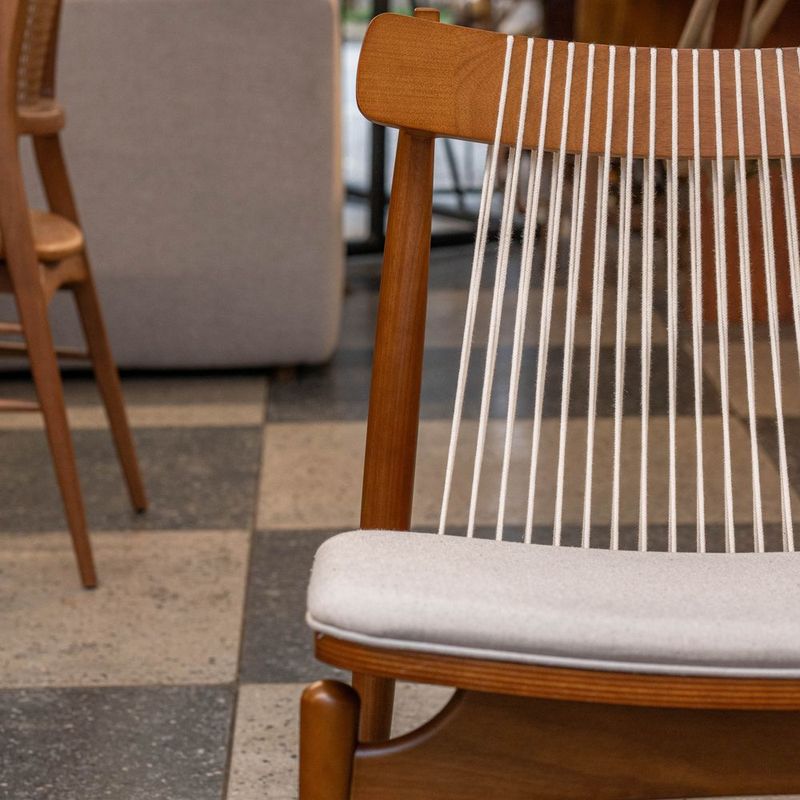 PoltronaBernardiMadeiraMacicaAmendoa67cm62264