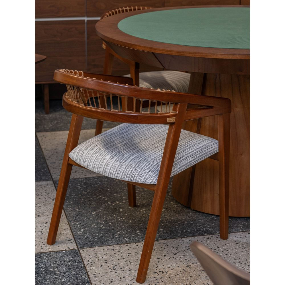 Cadeira-Coss-com-Braco-Assento-Mescla-Azul-e-Branco-Estrutura-cor-Cedro---69497
