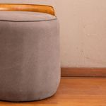 PuffAlamoEstofadoTecidoLonaGrafiteeCourinoCaramelo53cm71332