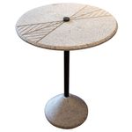 MesaLateralInerciaTampoeBaseConcretoBrancocomHasteemAcoPreto40cm68754