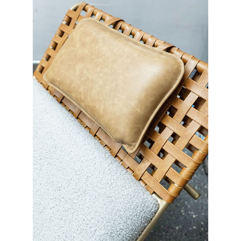 Chaise-Vanguard-Estofado-Tecido-Boucle-Cinza-e-Detalhe-Courino-Caramelo-e-Almofada-com-Estrutura-Aco-Gold-175-cm---72655