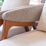 PoltronaDubiaEstofadaTecidoCrueJacquardCinzaBaseAmendoa72253