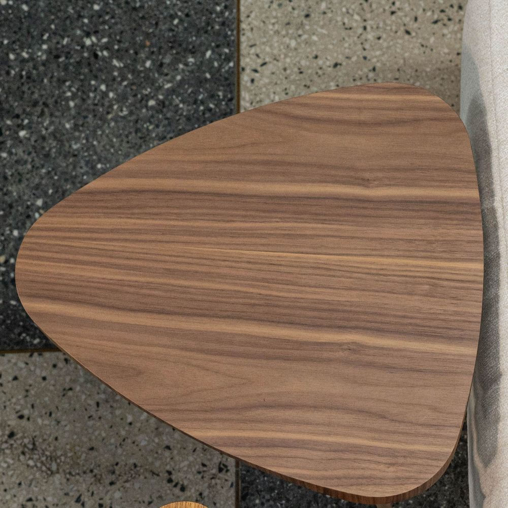 Mesa-Lateral-Maya-Alta-Tampo-Lamina-Nogueira-com-Pes-Aco-Champagne-60-cm---72656