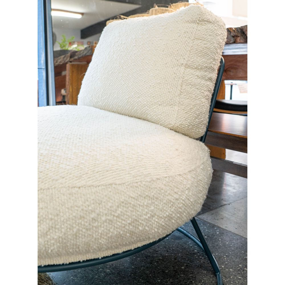 Poltrona-Disk-Estofada-Tecido-Boucle-Natural-com-Base-Aco-cor-Azul---69272