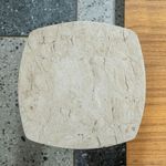 MesadeApoioSafiraBaixaTampoMarmoreTravertinocomBaseAcoChampagne5572635