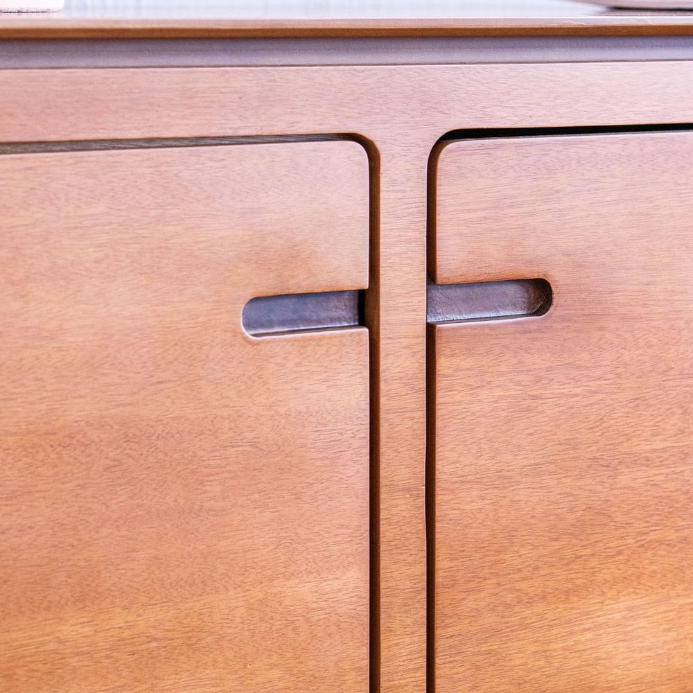 Buffet-Curve-4-Portas-MDF-cor-Imbuia-Natural-e-Pes-Aco-cor-Ouro-200-cm---68239