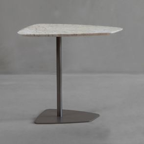 Mesa Lateral Pepper Alta Mármore Travertino Base Bronze - 78390