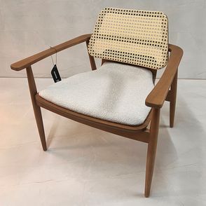 Poltrona Vitta Base Amêndoa Boublé Off-White Palha Natural - 78969
